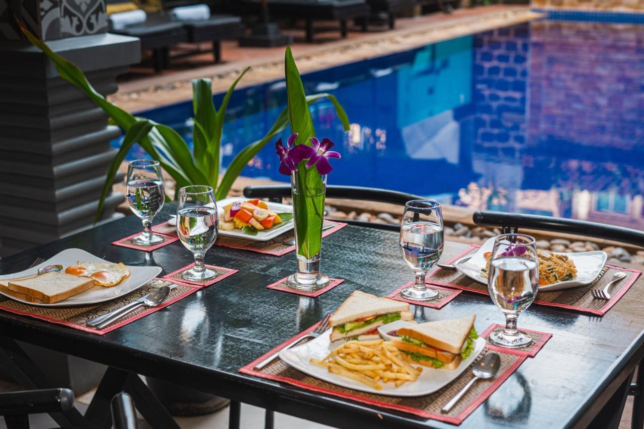 The Rabbit Hole Hotel & Spa Сием Реап Екстериор снимка